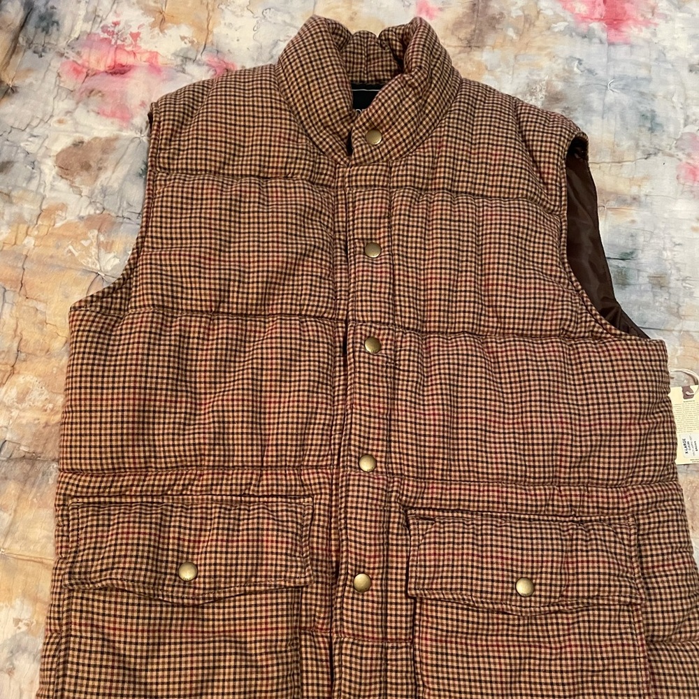 Obey “Cold Lampin” vest size XL, NWT